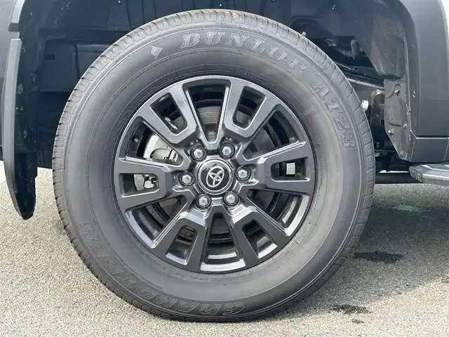トヨタ ランドクルーザー ２５０ VX 和歌山県 2024(令6)年 0.4万km プラチナホワイトパールマイカ 純正12.3インチナビ/全方位カメラ/フルセグTV/BT/HDMI/衝突被害軽減ブレーキ/レーダークルーズコントロール/レーンキープアシスト/オートライト/前後コーナーセンサー/ブラインドスポットモニター/サンルーフ/デジタルインナーミラー/ビルトインETC2.0/純正ドラレコ/前席/・シートベンチレーション/・シートヒーター/・パワーシート/電動リアゲート/ルーフレール/ステアリングリモコン/LEDヘッドライト/フォグランプ