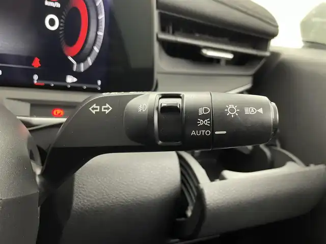 日産 オーラ G レザーエディション 福井県 2021(令3)年 2.7万km ピュアホワイトパール 純正ナビゲーション/【AM/FM/Bluetooth/フルセグTV/HDMI】/アラウンドビューモニター/ビルトインETC2.0/プロパイロット/・衝突軽減ブレーキ/・クルーズコントロール（追従有）/・車線逸脱警報機能/・レーンキープアシスト/インテリジェントルームミラー/BOSEスピーカー/プッシュスタート/スマートキー/スペアキー/オートライト/LEDヘッドライド/取扱説明書/新車時保証書