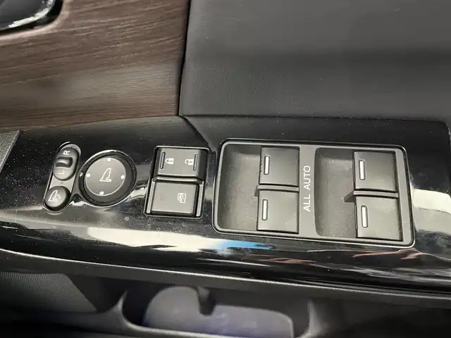 ホンダ オデッセイ アブソルート EX 鹿児島県 2021(令3)年 1.8万km 黒 禁煙車　/純正ナビ　/・フルセグＴＶ　/・Ｂｌｕｅｔｏｏｔｈ　/・DVD/CD　/・ＨＤＭＩ　/純正前後ドラレコ　/両側パワスラ　/ホンダセンシング　　　/前席シートヒーター　/全方位カメラ　/前後コーナーセンサー　/前席パワーシート/オットマン/ブラインドスポットインフォメーション/ドアバイザー/パワーバックドア/ステリモ/純正ビルドインETC2.0