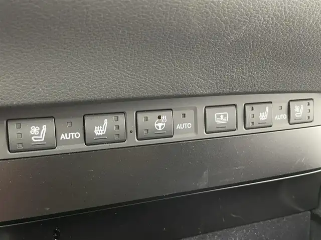 レクサス ＥＳ 300h Fスポーツ 富山県 2022(令4)年 1万km 黒 純正ナビ（AM/FM/CD/DVD/USB/BT/Miracast）/フルセグTV/パノラミックビューモニター/サンルーフ/レーダークルーズコントロール/プリクラッシュセーフティ/レーンキープアシスト/オートマチックハイビーム/LEDヘッドライト/クリアランスソナー/電動リアゲート/レザーシート/前席ベンチレーションシート/ステアリングヒーター/パドルシフト/ドライブレコーダー/ビルトインETC2.0/スマートキー×2/カードキー/プッシュスタート