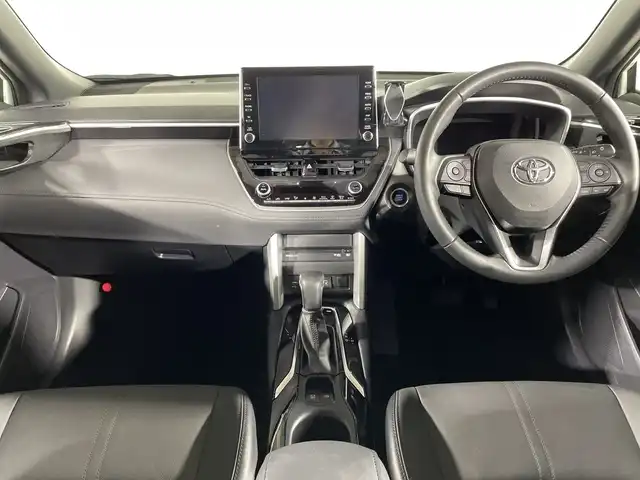 トヨタ カローラ クロス Z 福岡県 2023(令5)年 1.1万km プラチナホワイトパールマイカ 純正ディスプレイオーディオ/（CD/DVD/BT/AM/FM）/フルセグ/バックカメラ/レーダークルーズコントロール/ビルトインETC/D/Nシートヒーター/D席パワーシート/電動リアゲート/オートホールド/横滑り防止装置/衝突軽減システム/レーンアシスト/コーナーセンサー/オートマチックハイビーム/ドアバイザー/前後ドラレコ/ステアリングスイッチ/プッシュスタート/スマートキー/純正AW17インチ