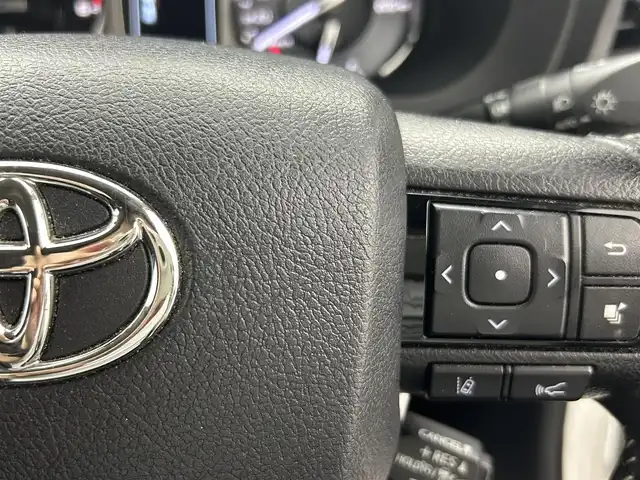 トヨタ ハイラックス Z 熊本県 2020(令2)年 5万km スーパーホワイトⅡ ソフトトノカバー　/社外ナビ（ＣＤ・ＤＶＤ・フルセグ・ＢＴ・ＳＤ・ipod）/バックカメラ　/社外前後ドライブレコーダー　/トヨタセーフティーセンス/・レーダークルーズコントロール　/・プリクラッシュセーフティ/・レーンディパーチャーアラート/・先行車発進お知らせ機能/・ロードサインアシスト/前後クリアランスソナー　/ダウンヒルアシスト　/横滑り防止/アイドリングストップ/純正ゴムフロアマット/純正17インチAW/オートライト/LEDヘッドライト/フォグライト/スマートキー/プッシュスタート/スペアキー1本/保証書/取扱説明書