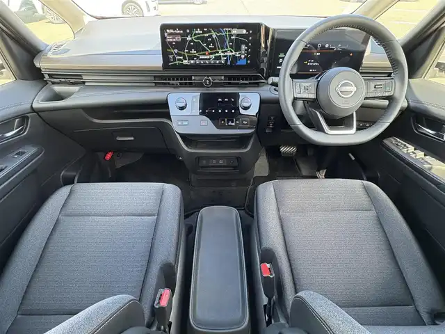 日産 セレナ e－パワー ハイウェイスター V 熊本県 2025(令7)年 0.4万km プリズムホワイト ・純正ナビ(BT/AppleCarPlay/USB)/・フルセグテレビ/・アラウンドビューモニター/・フリップダウンモニター/・プロパイロット/・ETC 2.0/・エマージェンシーブレーキ/・ブラインドスポットモニター/・両側パワースライドドア/・デジタルインナーミラー/・ブレーキホールド/・オートハイビーム/・シートヒーター/・ステアリングリモコン/・ステアリングヒーター