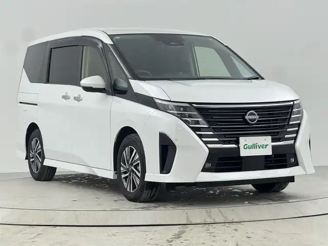 日産 セレナ e－パワー ハイウェイスター V 熊本県 2025(令7)年 0.4万km プリズムホワイト ・純正ナビ(BT/AppleCarPlay/USB)/・フルセグテレビ/・アラウンドビューモニター/・フリップダウンモニター/・プロパイロット/・ETC 2.0/・エマージェンシーブレーキ/・ブラインドスポットモニター/・両側パワースライドドア/・デジタルインナーミラー/・ブレーキホールド/・オートハイビーム/・シートヒーター/・ステアリングリモコン/・ステアリングヒーター