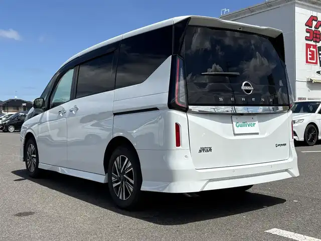 日産 セレナ e－パワー ハイウェイスター V 熊本県 2025(令7)年 0.4万km プリズムホワイト ・純正ナビ(BT/AppleCarPlay/USB)/・フルセグテレビ/・アラウンドビューモニター/・フリップダウンモニター/・プロパイロット/・ETC 2.0/・エマージェンシーブレーキ/・ブラインドスポットモニター/・両側パワースライドドア/・デジタルインナーミラー/・ブレーキホールド/・オートハイビーム/・シートヒーター/・ステアリングリモコン/・ステアリングヒーター