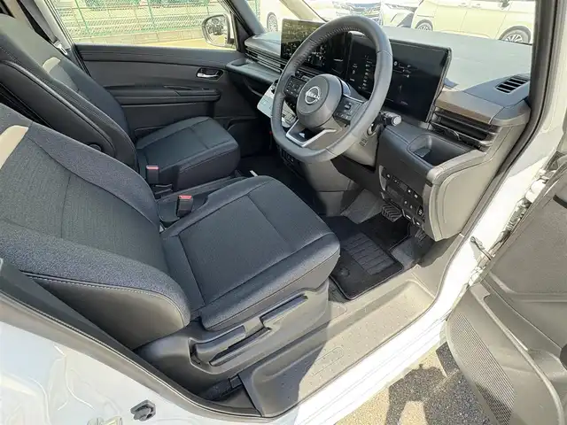日産 セレナ e－パワー ハイウェイスター V 熊本県 2025(令7)年 0.4万km プリズムホワイト ・純正ナビ(BT/AppleCarPlay/USB)/・フルセグテレビ/・アラウンドビューモニター/・フリップダウンモニター/・プロパイロット/・ETC 2.0/・エマージェンシーブレーキ/・ブラインドスポットモニター/・両側パワースライドドア/・デジタルインナーミラー/・ブレーキホールド/・オートハイビーム/・シートヒーター/・ステアリングリモコン/・ステアリングヒーター
