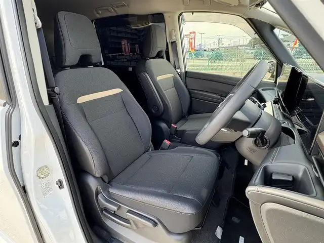 日産 セレナ e－パワー ハイウェイスター V 熊本県 2025(令7)年 0.4万km プリズムホワイト ・純正ナビ(BT/AppleCarPlay/USB)/・フルセグテレビ/・アラウンドビューモニター/・フリップダウンモニター/・プロパイロット/・ETC 2.0/・エマージェンシーブレーキ/・ブラインドスポットモニター/・両側パワースライドドア/・デジタルインナーミラー/・ブレーキホールド/・オートハイビーム/・シートヒーター/・ステアリングリモコン/・ステアリングヒーター