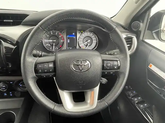 トヨタ ハイラックス Z 熊本県 2021(令3)年 3.1万km アティチュードブラックマイカ 禁煙車　/トノカバー/カロッツェリアディスプレイオーディオ/バックカメラ　/レーダークルーズコントロール　/前後クリアランスソナー　/衝突軽減ブレーキ　/レーンキープアシスト　/横滑り防止　/ダウンヒルアシスト/アイドリングストップ/社外フロアマット/純正17インチAW/オートライト/LEDヘッドライト/フォグライト/スマートキー/プッシュスタート