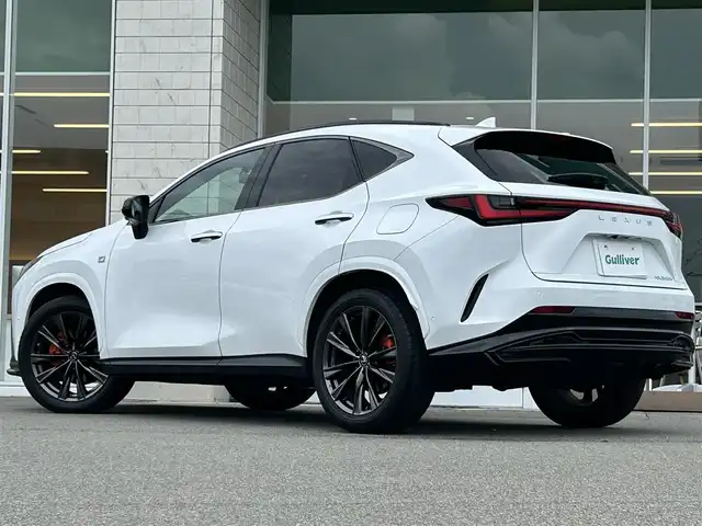 レクサス ＮＸ 350h Fスポーツ 兵庫県 2022(令4)年 2.9万km ホワイトノーヴァガラスフレーク 純正14インチディスプレイオーディオ/フルセグ/BT/全方位カメラ/パノラマルーフ開閉式/ビルトイン2.0ETC/前後ドライブレコーダー/ワンオーナー/シートヒーター、エアシート、レザーシート/ステアリングヒーター/電動リアゲート/100V充電/LSS/ヘッドアップディスプレイ/ブレーキホールド/ワイヤレス充電器/オートハイビーム/シートメモリー/スペアキー/デジタルインナーミラー/3眼LEDヘッドライト