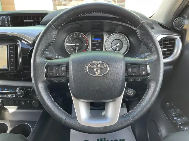 トヨタ ハイラックス Z 宮崎県 2020(令2)年 5.7万km スーパーホワイトⅡ 純正7インチナビ(Bluetooth/フルセグTV/CD/DVD)/ETC/バックカメラ/USB・HDMIポータル/前方ドラレコ/４WD/ディーゼルターボ/プリクラッシュセーフティー/レーダークルーズコントロール/純正17インチアルミホイール/純正フロアマット/ダウンヒルアシスト