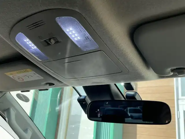 トヨタ ハイラックス Z 宮崎県 2020(令2)年 5.7万km スーパーホワイトⅡ 純正7インチナビ(Bluetooth/フルセグTV/CD/DVD)/ETC/バックカメラ/USB・HDMIポータル/前方ドラレコ/４WD/ディーゼルターボ/プリクラッシュセーフティー/レーダークルーズコントロール/純正17インチアルミホイール/純正フロアマット/ダウンヒルアシスト