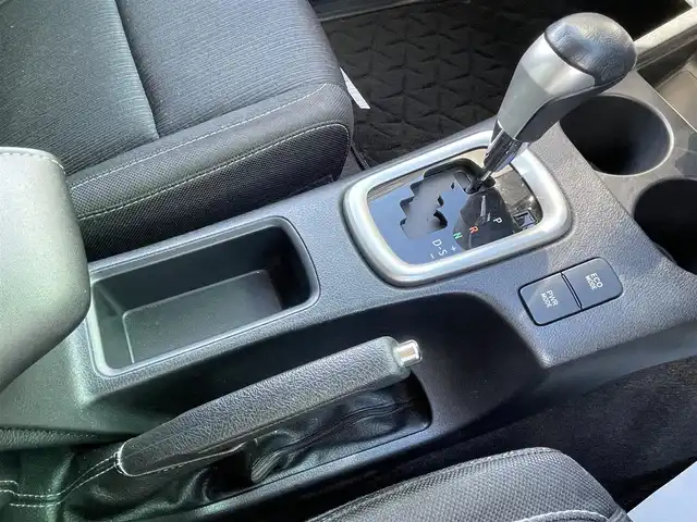 トヨタ ハイラックス Z 宮崎県 2020(令2)年 5.7万km スーパーホワイトⅡ 純正7インチナビ(Bluetooth/フルセグTV/CD/DVD)/ETC/バックカメラ/USB・HDMIポータル/前方ドラレコ/４WD/ディーゼルターボ/プリクラッシュセーフティー/レーダークルーズコントロール/純正17インチアルミホイール/純正フロアマット/ダウンヒルアシスト