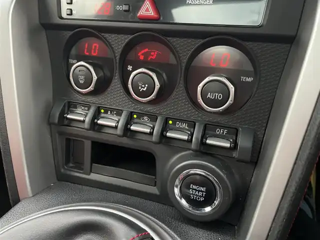 トヨタ ８６ GT リミテッド 愛知県 2012(平24)年 14.5万km ライトニングレッド (株)IDOMが運営する【じしゃロン名古屋鳴海店】の自社ローン専用車両になりますこちらは現金またはオートローンご利用時の価格です。自社ローンご希望の方は別途その旨お申付け下さい/モデリスタエアロ/SDナビ　/TV/バックカメラ　/シートヒーター　/ETC　/スマートキー　/18インチAW