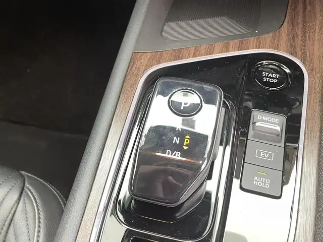 日産 オーラ G レザーエディション 福井県 2022(令4)年 2万km ガーネットレッド/スーパーブラック 2トーン 純正９インチナビ/　（CD/DVD/フルセグTV/Bluetooth/USB）/アラウンドビューモニター/ＢＯＳＥサウンド　/プロパイロット　/エマージェンシーブレーキ/ビルトインＥＴＣ２．０　/三眼ＬＥＤヘッドライト　/デジタルインナーミラー　/ドライブレコーダー　/純正17インチAW