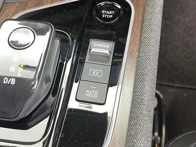 日産 オーラ G レザーエディション 福井県 2022(令4)年 2万km ガーネットレッド/スーパーブラック 2トーン 純正９インチナビ/　（CD/DVD/フルセグTV/Bluetooth/USB）/アラウンドビューモニター/ＢＯＳＥサウンド　/プロパイロット　/エマージェンシーブレーキ/ビルトインＥＴＣ２．０　/三眼ＬＥＤヘッドライト　/デジタルインナーミラー　/ドライブレコーダー　/純正17インチAW