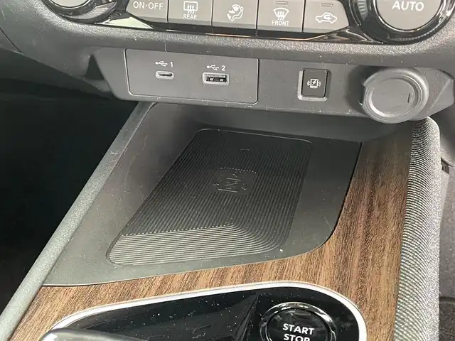 日産 オーラ G レザーエディション 福井県 2022(令4)年 2万km ガーネットレッド/スーパーブラック 2トーン 純正９インチナビ/　（CD/DVD/フルセグTV/Bluetooth/USB）/アラウンドビューモニター/ＢＯＳＥサウンド　/プロパイロット　/エマージェンシーブレーキ/ビルトインＥＴＣ２．０　/三眼ＬＥＤヘッドライト　/デジタルインナーミラー　/ドライブレコーダー　/純正17インチAW