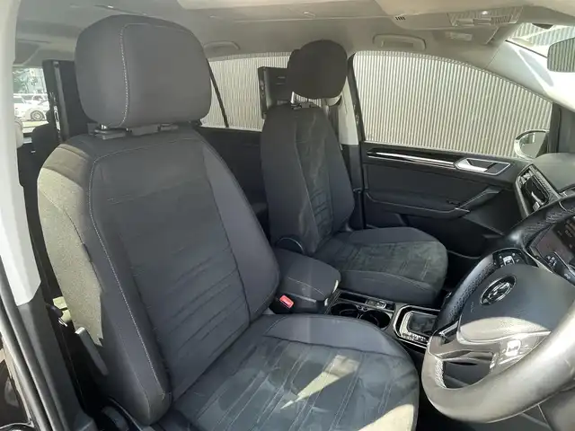 フォルクスワーゲン ゴルフ トゥーラン TSI ハイライン 長野県 2017(平29)年 4.8万km 黒 純正後席モニター /DiscoverProナビ /TV /バックカメラ /CarPlay対応 /アダプティブクルーズ /レーンキープアシスト /LEDヘッドライト　/シートヒーター /ルーフコンソール /パークセンサー /ルーフレール /プッシュスタート /ETC