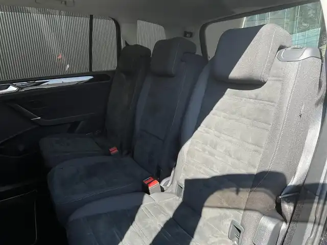 フォルクスワーゲン ゴルフ トゥーラン TSI ハイライン 長野県 2017(平29)年 4.8万km 黒 純正後席モニター /DiscoverProナビ /TV /バックカメラ /CarPlay対応 /アダプティブクルーズ /レーンキープアシスト /LEDヘッドライト　/シートヒーター /ルーフコンソール /パークセンサー /ルーフレール /プッシュスタート /ETC