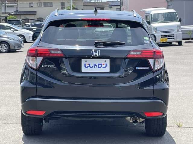 ホンダ ヴェゼル ハイブリッド 宮城県 2015(平27)年 12.6万km クリスタルブラックパール (株)IDOMが運営する【じしゃロン仙台店】の自社ローン専用車両になりますこちらは現金またはオートローンご利用時の価格です。自社ローンご希望の方は別途その旨お申付け下さい/SDナビ/ハーフレザーシート/シートヒーター/バックモニター/クルーズコントロール