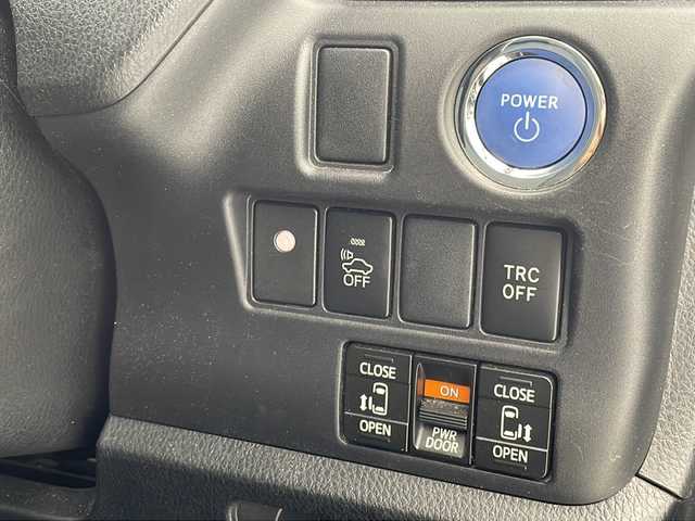 トヨタ エスクァイア ハイブリッド Gi 沖縄県 2015(平27)年 7.2万km ダークバイオレットマイカメタリック 純正ナビ（NSZT-W64）　/（フルセグＴＶ　ＣＤ　ＤＶＤ　Ｂｌｕｅｔｏｏｔｈ）　/ＥＴＣ　/バックカメラ　/前方ドライブレコーダー/クルーズコントロール　/両側パワースライドドア　/スマートキー　/前席シートヒーター　/純正アルミホイール15インチ