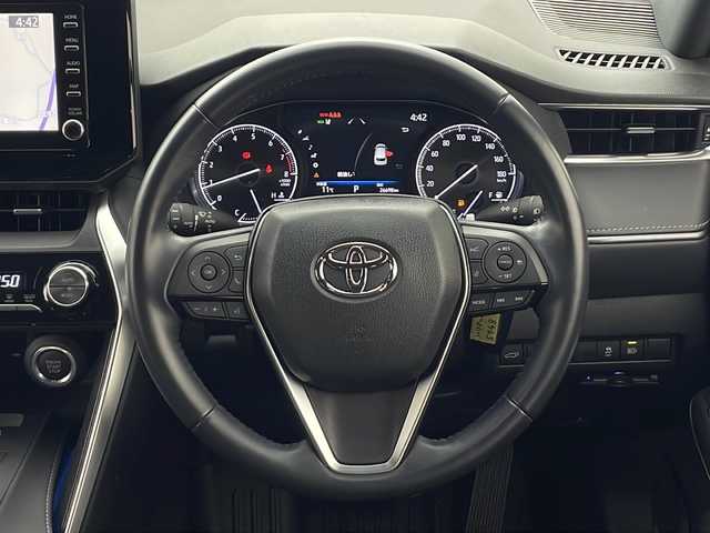 トヨタ ハリアー G 秋田県 2021(令3)年 2.7万km ホワイトパールクリスタルシャイン ４WD/純正ナビ/　(FM/AM/AUX/USB/Bluetooth/フルセグテレビ)/バックカメラ/ビルトインETC/横滑り防止装置/レーンキープアシスト/前後コーナーセンサー/レーダークルーズコントロール/LEDライト/オートライト/オートマチックハイビーム/純正アルミホイール/純正ドアバイザー/パワーバックドア/ミラーヒーター/デジタルインナーミラー/パーキングサポートブレーキ/スペアキー/フロアマット/オートエアコン/デュアルエアコン/ステアリングリモコン/プッシュスタート/スマートキー/電動格納ミラー/ウインカーミラー