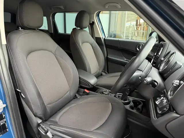 ＭＩＮＩ ミニ クロスオーバー クーパー D 和歌山県 2019(令1)年 6.6万km 青Ⅱ インテリＳＦ　/ＡＣＣ　/純正ナビ　/Ｂカメラ　/コーナーセンサー　/電動バックドア　　/ルーフレール　/ＬＥＤヘッドライト　/シートヒーター　/アンビエントライト　/ドラレコ　/ミラー型ＥＴＣ