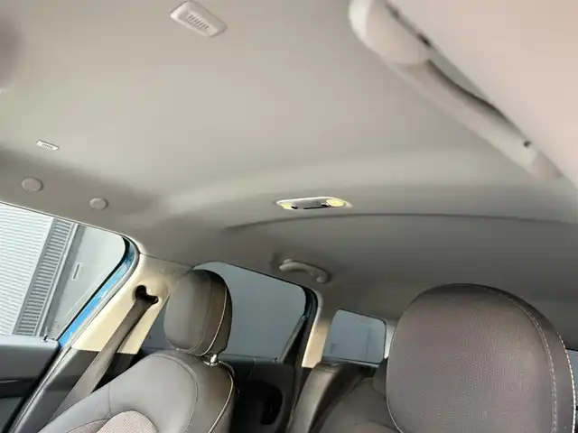 ＭＩＮＩ ミニ クロスオーバー クーパー D 和歌山県 2019(令1)年 6.6万km 青Ⅱ インテリＳＦ　/ＡＣＣ　/純正ナビ　/Ｂカメラ　/コーナーセンサー　/電動バックドア　　/ルーフレール　/ＬＥＤヘッドライト　/シートヒーター　/アンビエントライト　/ドラレコ　/ミラー型ＥＴＣ