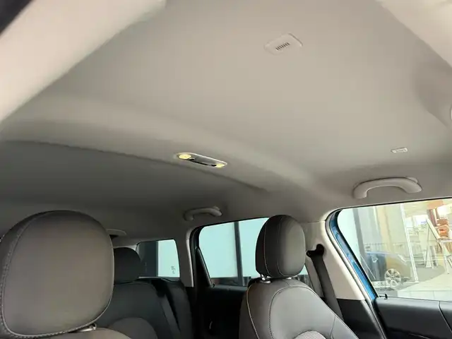 ＭＩＮＩ ミニ クロスオーバー クーパー D 和歌山県 2019(令1)年 6.6万km 青Ⅱ インテリＳＦ　/ＡＣＣ　/純正ナビ　/Ｂカメラ　/コーナーセンサー　/電動バックドア　　/ルーフレール　/ＬＥＤヘッドライト　/シートヒーター　/アンビエントライト　/ドラレコ　/ミラー型ＥＴＣ