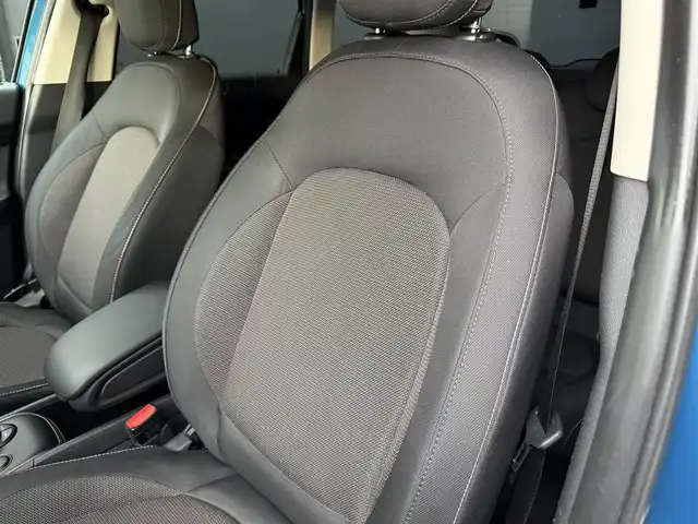 ＭＩＮＩ ミニ クロスオーバー クーパー D 和歌山県 2019(令1)年 6.6万km 青Ⅱ インテリＳＦ　/ＡＣＣ　/純正ナビ　/Ｂカメラ　/コーナーセンサー　/電動バックドア　　/ルーフレール　/ＬＥＤヘッドライト　/シートヒーター　/アンビエントライト　/ドラレコ　/ミラー型ＥＴＣ