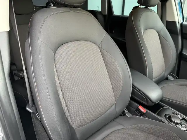 ＭＩＮＩ ミニ クロスオーバー クーパー D 和歌山県 2019(令1)年 6.6万km 青Ⅱ インテリＳＦ　/ＡＣＣ　/純正ナビ　/Ｂカメラ　/コーナーセンサー　/電動バックドア　　/ルーフレール　/ＬＥＤヘッドライト　/シートヒーター　/アンビエントライト　/ドラレコ　/ミラー型ＥＴＣ