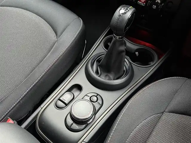 ＭＩＮＩ ミニ クロスオーバー クーパー D 和歌山県 2019(令1)年 6.6万km 青Ⅱ インテリＳＦ　/ＡＣＣ　/純正ナビ　/Ｂカメラ　/コーナーセンサー　/電動バックドア　　/ルーフレール　/ＬＥＤヘッドライト　/シートヒーター　/アンビエントライト　/ドラレコ　/ミラー型ＥＴＣ
