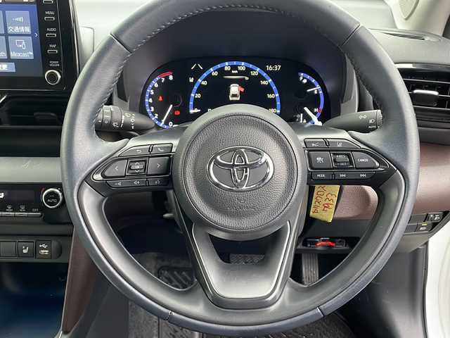 トヨタ ヤリスクロス Z 香川県 2022(令4)年 1.9万km ホワイトパールクリスタルシャイン ワンオーナー/８インチディスプレィオーディオ/バックカメラ/セーフティセンス/・プリクラッシュセーフティ/・レーントレーシングアシスト/・レーダークルーズコントロール/・オートマチックハイビーム/・ロードサインアシスト/インテリジェントクリアランスソナー/ＬＥＤヘッドライト/オートライト/シートヒーター/パワーシート/ＥＴＣ/ドライブレコーダー/スマートキー