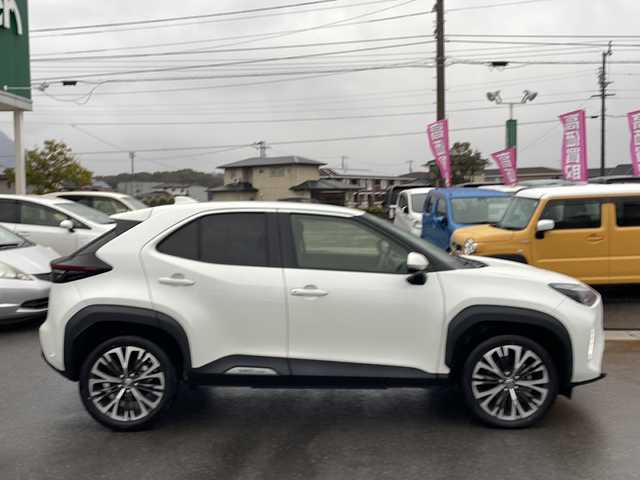 トヨタ ヤリスクロス Z 香川県 2022(令4)年 1.9万km ホワイトパールクリスタルシャイン ワンオーナー/８インチディスプレィオーディオ/バックカメラ/セーフティセンス/・プリクラッシュセーフティ/・レーントレーシングアシスト/・レーダークルーズコントロール/・オートマチックハイビーム/・ロードサインアシスト/インテリジェントクリアランスソナー/ＬＥＤヘッドライト/オートライト/シートヒーター/パワーシート/ＥＴＣ/ドライブレコーダー/スマートキー