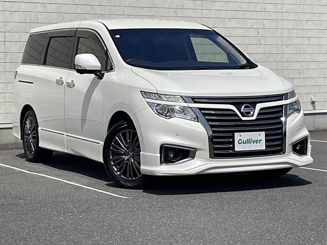 日産 エルグランド 250HWS プレミアム アーバンクロム 茨城県 2015(平27)年 8.3万km ブリリアントホワイトパール 純正エアロ　/後席フリップダウンモニター　/ＥＴＣ　/両側電動パワースライドドア　/アラウンドビューモニター　/Ｄ＋Ｎ席シートヒーター　/純正ナビ　/Ｂｌｕｅｔｏｏｔｈオーディオ　/前後ドライブレコーダー/前後コーナーセンサー/クルーズコントロール/横滑り防止装置/盗難防止装置/エアバッグ(W＋サイド)/純正アルミホイール(18インチ)