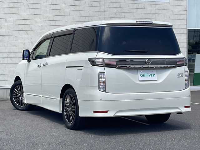 日産 エルグランド 250HWS プレミアム アーバンクロム 茨城県 2015(平27)年 8.3万km ブリリアントホワイトパール 純正エアロ　/後席フリップダウンモニター　/ＥＴＣ　/両側電動パワースライドドア　/アラウンドビューモニター　/Ｄ＋Ｎ席シートヒーター　/純正ナビ　/Ｂｌｕｅｔｏｏｔｈオーディオ　/前後ドライブレコーダー/前後コーナーセンサー/クルーズコントロール/横滑り防止装置/盗難防止装置/エアバッグ(W＋サイド)/純正アルミホイール(18インチ)