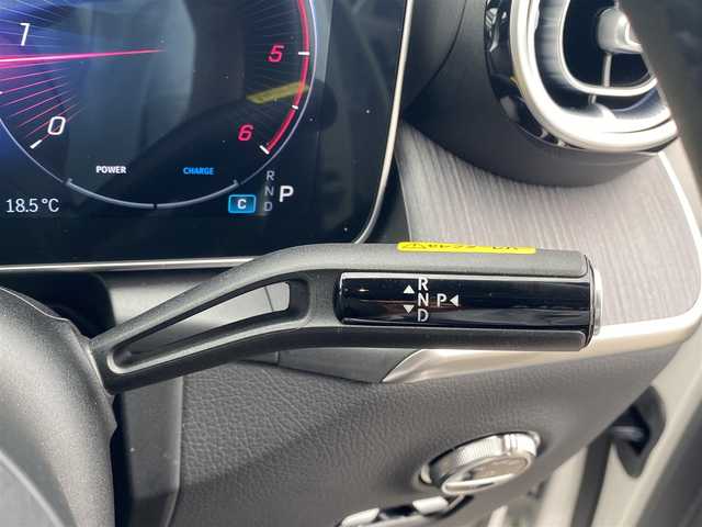 メルセデス・ベンツ Ｍ・ベンツ ＧＬＣ２２０ d 4マチック 福岡県 2023(令5)年 0.8万km パール ・1オーナー/・サンルーフ/・アダプティブクルーズコントロール/・純正HDDナビ/USB/Bluetooth/AppleCarPlay/・全方位カメラ/・白革シート/シートヒーター/・ドライブレコーダー/・フルセグ/・ETC/・純正20AW/・プッシュスタート/・パーキングアシスト/・アイドリングストップ/・スマートキー/・スペアキー/・パワーシート/・レーンキープアシスト/・オートライト/・LEDライト/・置くだけ充電/・パドルシフト/・アンビエントライト/・保証書/・取扱説明書/・記録簿