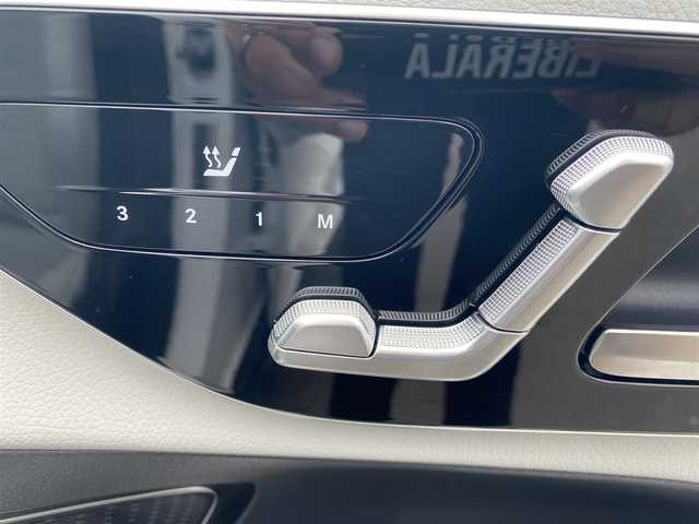 メルセデス・ベンツ Ｍ・ベンツ ＧＬＣ２２０ d 4マチック 福岡県 2023(令5)年 0.8万km パール ・1オーナー/・サンルーフ/・アダプティブクルーズコントロール/・純正HDDナビ/USB/Bluetooth/AppleCarPlay/・全方位カメラ/・白革シート/シートヒーター/・ドライブレコーダー/・フルセグ/・ETC/・純正20AW/・プッシュスタート/・パーキングアシスト/・アイドリングストップ/・スマートキー/・スペアキー/・パワーシート/・レーンキープアシスト/・オートライト/・LEDライト/・置くだけ充電/・パドルシフト/・アンビエントライト/・保証書/・取扱説明書/・記録簿