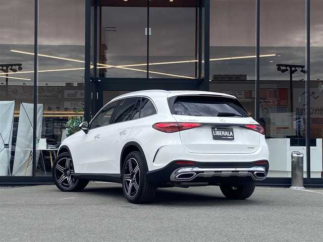 メルセデス・ベンツ Ｍ・ベンツ ＧＬＣ２２０ d 4マチック 福岡県 2023(令5)年 0.8万km パール ・1オーナー/・サンルーフ/・アダプティブクルーズコントロール/・純正HDDナビ/USB/Bluetooth/AppleCarPlay/・全方位カメラ/・白革シート/シートヒーター/・ドライブレコーダー/・フルセグ/・ETC/・純正20AW/・プッシュスタート/・パーキングアシスト/・アイドリングストップ/・スマートキー/・スペアキー/・パワーシート/・レーンキープアシスト/・オートライト/・LEDライト/・置くだけ充電/・パドルシフト/・アンビエントライト/・保証書/・取扱説明書/・記録簿