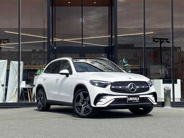 メルセデス・ベンツ Ｍ・ベンツ ＧＬＣ２２０ d 4マチック 福岡県 2023(令5)年 0.8万km パール ・1オーナー/・サンルーフ/・アダプティブクルーズコントロール/・純正HDDナビ/USB/Bluetooth/AppleCarPlay/・全方位カメラ/・白革シート/シートヒーター/・ドライブレコーダー/・フルセグ/・ETC/・純正20AW/・プッシュスタート/・パーキングアシスト/・アイドリングストップ/・スマートキー/・スペアキー/・パワーシート/・レーンキープアシスト/・オートライト/・LEDライト/・置くだけ充電/・パドルシフト/・アンビエントライト/・保証書/・取扱説明書/・記録簿