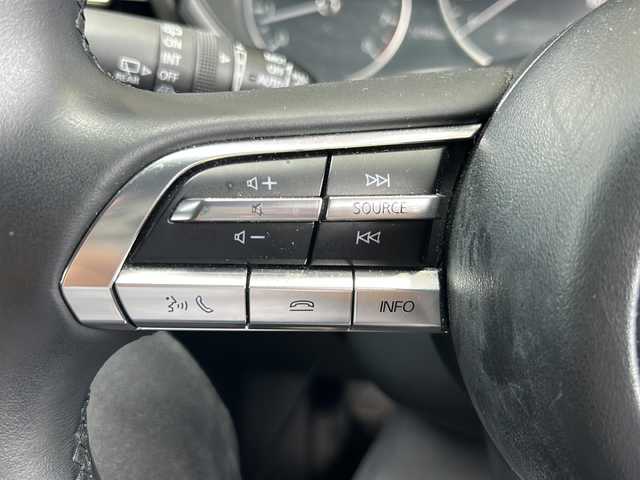 マツダ マツダ３ファストバック 15S ツーリング 静岡県 2020(令2)年 3.3万km ポリメタルグレーM 純正ナビ/・AM/・FM/・Bluetooth/・USB/・CD/DVD/・メモリーオーディオ/・フルセグTV/・HDMI/主要装備/・バックカメラ/・レーダークルーズ/・ＥＴＣ/・ヘッドアップディスプレイ/・ＬＥＤヘッドライト/・純正１８インチアルミ/・ブラインドスポットモニター/・スマートブレーキサポート/・アイドリングストップ/・コーナーセンサー/・レーンキープアシスト/・横滑り防止装置