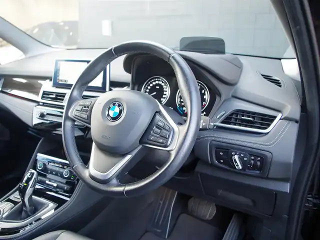 ＢＭＷ ２１８ｉ グランツアラー ラグジュアリー 埼玉県 2022(令4)年 2.9万km 黒 ブラックレザーシート/アダプティブクルーズコントロール/インテリジェントセーフティ/ヘッドアップディスプレイ/パークディスタンスコントロール/コンフォートアクセス/バックカメラ/純正ナビ/ETC/シートヒーター/シートポジションメモリー機能