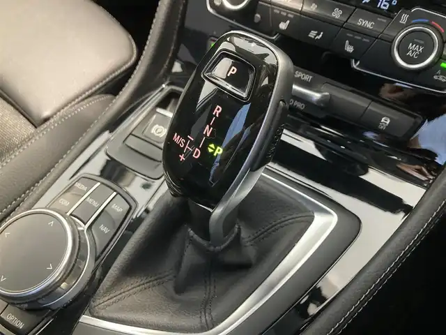 ＢＭＷ ２１８ｉ グランツアラー 熊本県 2019(令1)年 4.6万km アルピンホワイトⅢ ・スマートキー/・プッシュスタート/・インテリジェントセーフティ/・PDC自動起動/・パーキングアシスト/・ハーフレザーシート/・前席シートヒーター /・純正HDDナビ/　【DVD・Bluetooth・USB・MSV】/・バックカメラ/・ETC/・ドライブレコーダー(前後録画)/・パワーバックドア/・LEDヘッドランプ/・LEDフォグランプ/・純正マット/・保証書/取説