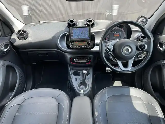 スマート ＭＣＣ スマート フォーフォー BRABUSスポーツ 長野県 2019(平31)年 2.8万km シルバー パノラマガラスルーフ/黒革シート/シートヒーター/Panasonicナビ/地デジTV/BRABUS17インチAW/専用ターボメーター/レーンアシスト/パークセンサー/衝突警告/アイドリングストップ/LIMコントロール/パドルシフト/ETC/保証書・取説・スペアキー