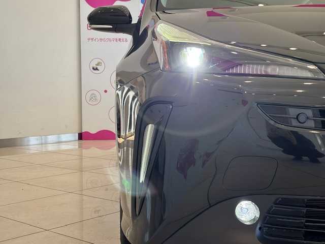 トヨタ プリウス S ツーリングセレ ブラックED 埼玉県 2022(令4)年 2.9万km プレシャスブラックパール トヨタセーフティーセンス /ディスプレイオーディオ（ナビ・TV付き） /バックカメラ /レーダークルーズコントロール /LEDオートライト /革シート /シートヒーター /社外17インチアルミホイール/ステアリングスイッチ /純正ETC2.0