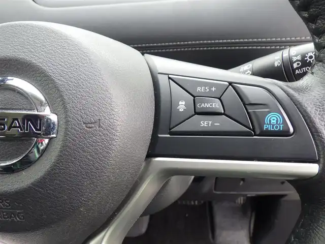 日産 セレナ ハイウェイスターVセレクションⅡ 愛知県 2019(平31)年 4.9万km ダイヤモンドブラック エマージェンシーブレーキ/プロパイロット/インテリジェントクルーズコントロール/ハンスフリー両側パワースライドドア/純正SDナビ/地デジTV/【BD/DVD/CD再生機能　Bluetooth接続】/アラウンドビューモニター/フリップダウンモニター/ドライブレコーダー（DJ4-D）/革巻きステアリング/ステアリングスイッチ/ETC/LEDヘッドライト/フォグライト/ウインカーミラー/コーナーセンサー/純正16インチアルミホイル/サイド/カーテンエアバッグ/インテリジェントキー