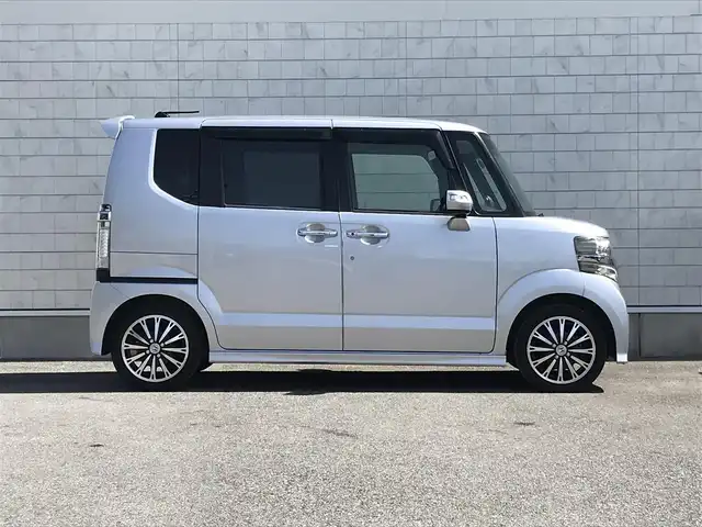 ホンダ Ｎ ＢＯＸ カスタム G ターボ Aパッケージ 栃木県 2014(平26)年 8.5万km カトラリーシルバーM 株)IDOMが運営する【じしゃロン小山店】の自社ローン専用車両になります。こちらは現金またはオートローンご利用時の価格です。自社ローンご希望の方は別途その旨お申付け下さい//禁煙車/ワンオーナー/純正フルセグナビ/（CD/DVD/AM/FMラジオ）/(Bluetooth)/スマートキー/プッシュスタート/バックカメラ/ＥＴＣ/クルーズコントロール/シティブレーキアクティブシステム/コーナーセンサー/両側パワースライドドア/パドルシフト/アイドリングストップ/ステアリングリモコン/電動格納ドアミラー/パワーウインドウ/オートライト