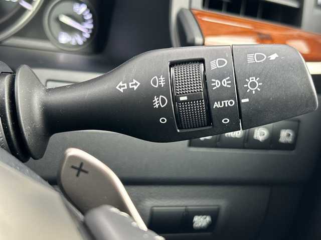 レクサス ＬＸ 570 愛知県 2021(令3)年 2.7万km ソニッククォーツ モデリスエアロ/モデリスタアルミホイール　/サンルーフ　/クールボックス　/リア電動シート　/カラーヘッドアップディスプレイ/１２．３インチ純正ナビ　/アラウンドビューモニター　/レクサスセーフティシステムプラス/・プリクラッシュセーフティ/・レーンディパーチャーアラート(LDA)/・オートマチックハイビーム(AHB)/・レーダークルーズコントロール（全車速追従機能付）/ＥＴＣ２．０/前後ドライブレコーダー/２１インチ純正アルミホイール　/ＢＳＭ　/黒革シート/パワーシート　/シートヒーター／エアシート/AC１００Vコンセント/保証書/取説/記録簿/スペアキー（カードキー有）