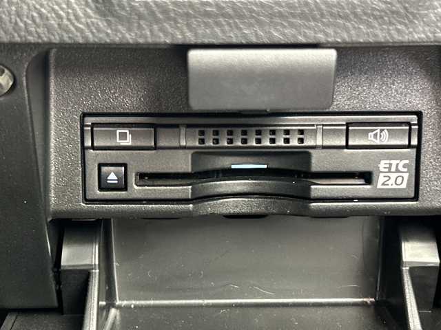 レクサス ＬＸ 570 愛知県 2021(令3)年 2.7万km ソニッククォーツ モデリスエアロ/モデリスタアルミホイール　/サンルーフ　/クールボックス　/リア電動シート　/カラーヘッドアップディスプレイ/１２．３インチ純正ナビ　/アラウンドビューモニター　/レクサスセーフティシステムプラス/・プリクラッシュセーフティ/・レーンディパーチャーアラート(LDA)/・オートマチックハイビーム(AHB)/・レーダークルーズコントロール（全車速追従機能付）/ＥＴＣ２．０/前後ドライブレコーダー/２１インチ純正アルミホイール　/ＢＳＭ　/黒革シート/パワーシート　/シートヒーター／エアシート/AC１００Vコンセント/保証書/取説/記録簿/スペアキー（カードキー有）