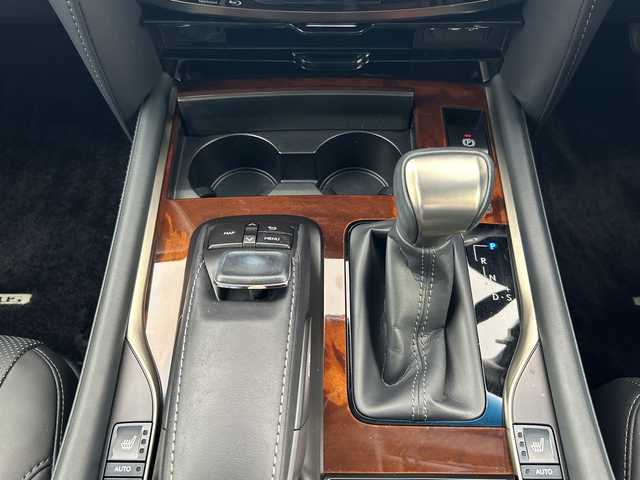 レクサス ＬＸ 570 愛知県 2021(令3)年 2.7万km ソニッククォーツ モデリスエアロ/モデリスタアルミホイール　/サンルーフ　/クールボックス　/リア電動シート　/カラーヘッドアップディスプレイ/１２．３インチ純正ナビ　/アラウンドビューモニター　/レクサスセーフティシステムプラス/・プリクラッシュセーフティ/・レーンディパーチャーアラート(LDA)/・オートマチックハイビーム(AHB)/・レーダークルーズコントロール（全車速追従機能付）/ＥＴＣ２．０/前後ドライブレコーダー/２１インチ純正アルミホイール　/ＢＳＭ　/黒革シート/パワーシート　/シートヒーター／エアシート/AC１００Vコンセント/保証書/取説/記録簿/スペアキー（カードキー有）