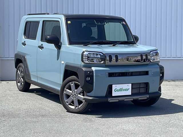ダイハツ タフト G ダーククロムベンチャー 三重県 2023(令5)年 1.2万km レイクブルーメタリック 登録時走行距離/　11640km/禁煙車/純正メモリナビ(型番:NMZK-W72D)/　【CD/DVD/BT/フルセグTV】/全方位カメラ/衝突被害軽減システム/横滑り防止装置/盗難防止装置/電子パーキング/革巻きハンドル/ドライブレコーダー/ガラスルーフ/ルーフレール/シートヒーター/オートリトラミラー/オートライト/純正LEDライト/フォグランプ/プッシュスタート/スマートキー/スペアキー×1/アイドリングストップ/純正アルミホイール 15インチ/フロアマット
